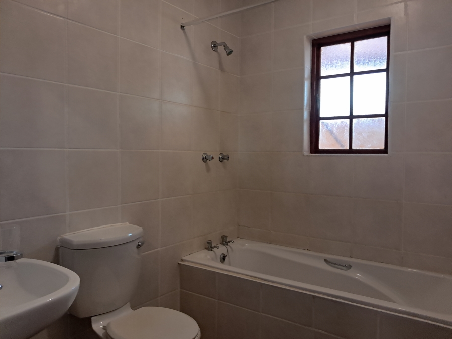 To Let 3 Bedroom Property for Rent in Humansdorp Eastern Cape